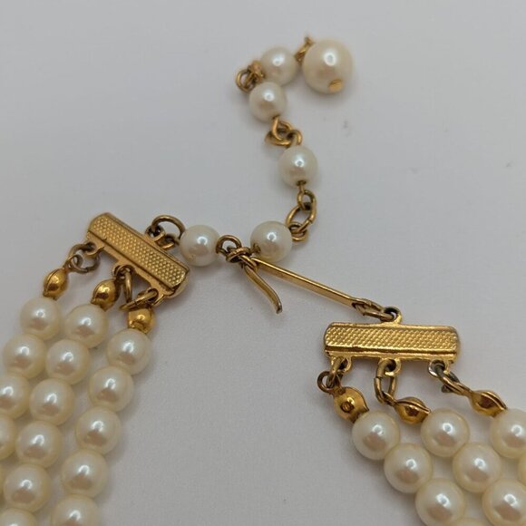 Vintage AVON Triple Strand Necklace Butterfly Pendent Faux Pearl - Picture 3 of 10